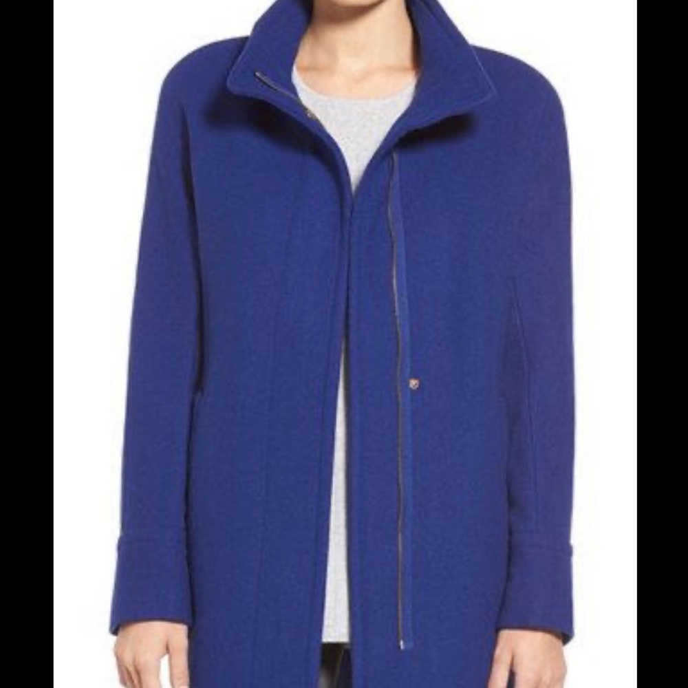 Ellen Tracy wool blue coat gold tone hardware
